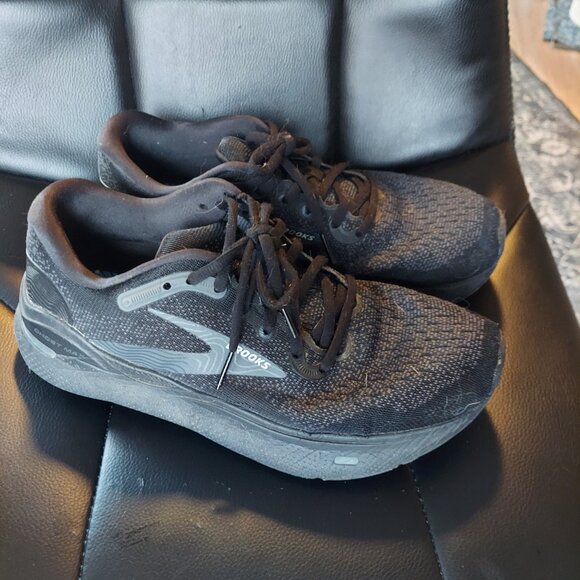 Brooks Women’s Ghost Max Cushion Neutral Running & Walking Shoe - Picture 7 of 8